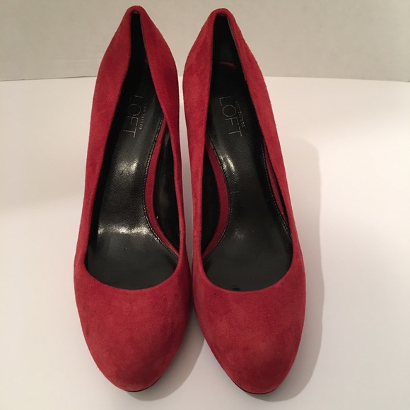LOFT Shoes - AnnTaylor Loft Red suede pumps size 6.5